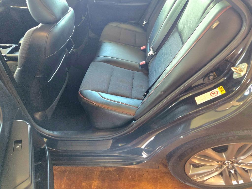 2017 Toyota Camry SE - Photo 8
