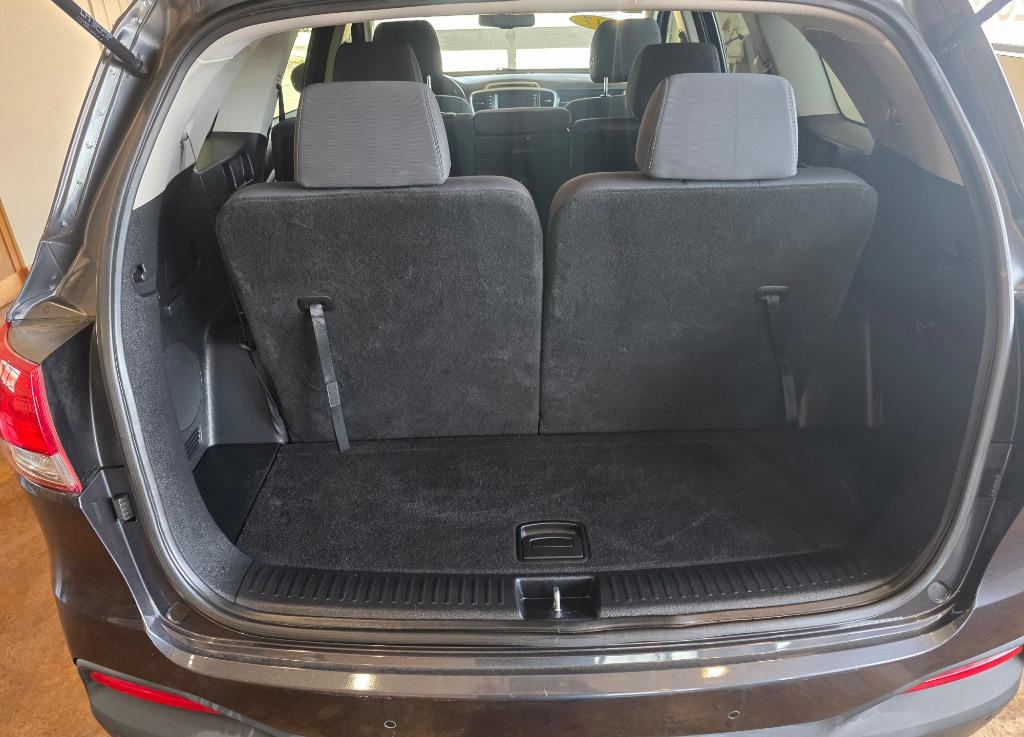 2017 Kia Sorento LX - Photo 8