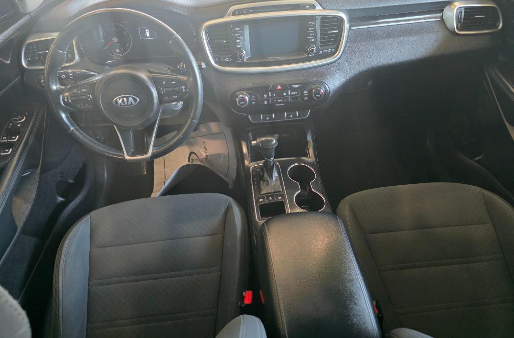 2017 Kia Sorento LX - Photo 12