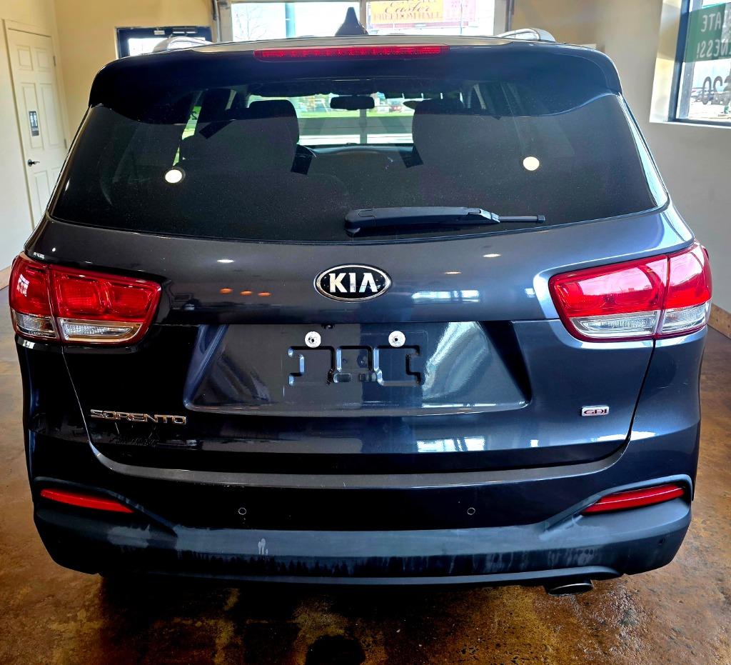 2017 Kia Sorento LX - Photo 6