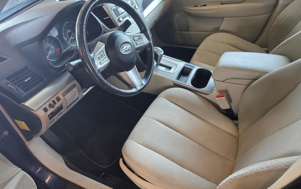 2011 Subaru Legacy I Premium - Photo 10